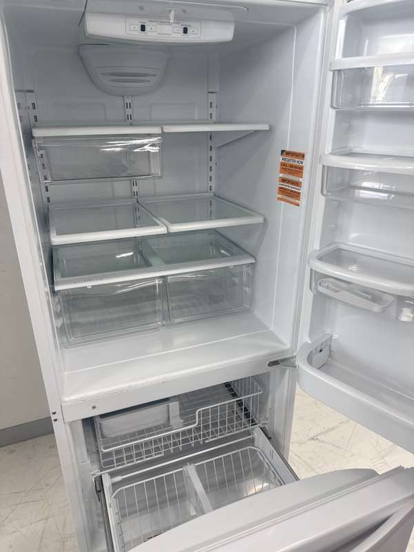 Whirlpool WRB329DMBW 18.7 Cu. Ft. 30" Bottom-Freezer Refrigerator, White - Assessment Photo 10