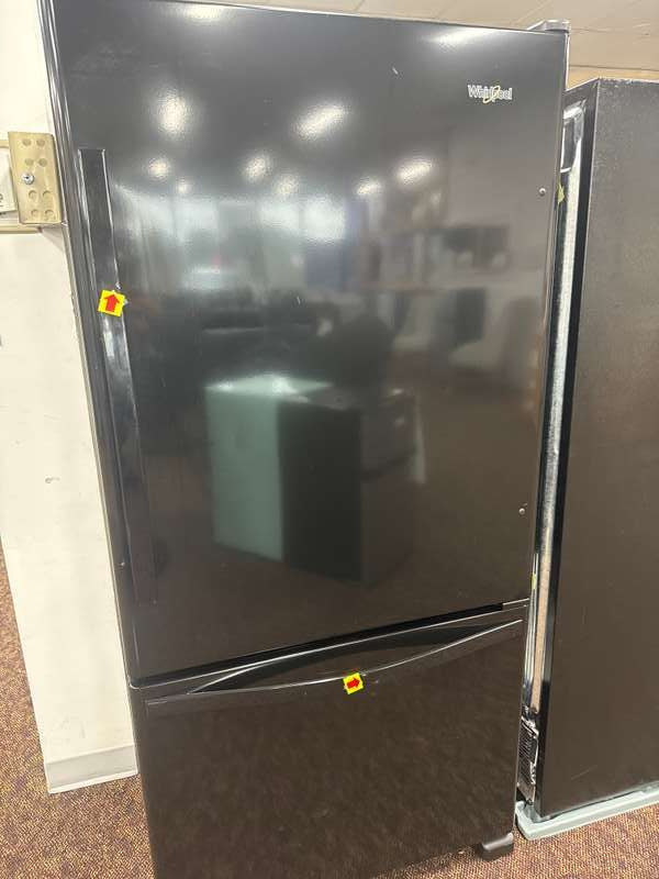 Whirlpool 33" WRB322DMBB Free Standing Refrigerator Bottom Freezer Black - Assessment Photo 6