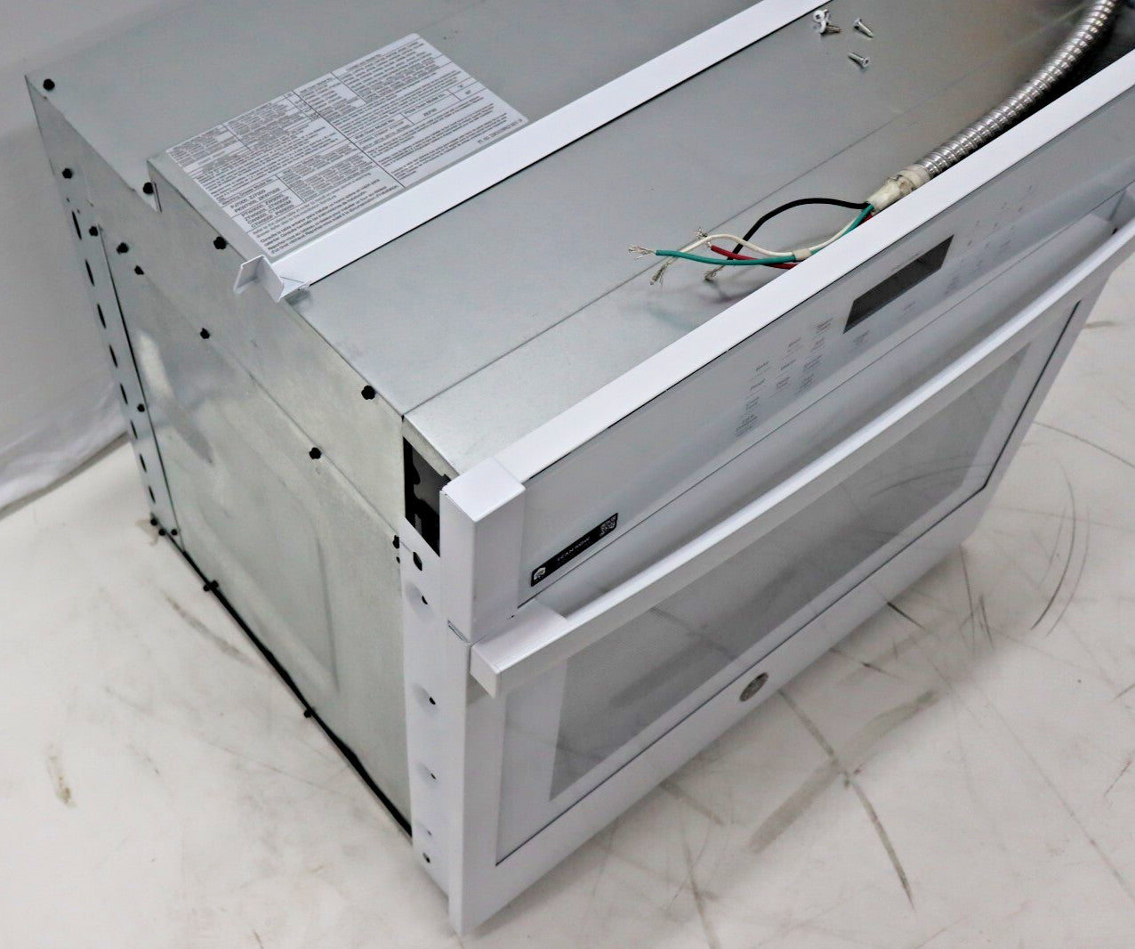 GE JTS3000DNWW - 30" Smart Built-In Single Electric Self-Clean Wall Oven - White