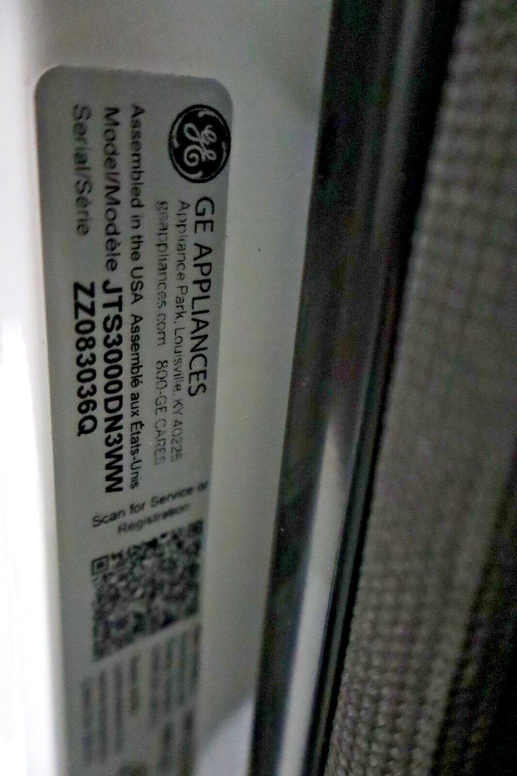 GE JTS3000DNWW - 30" Smart Built-In Single Electric Self-Clean Wall Oven - White