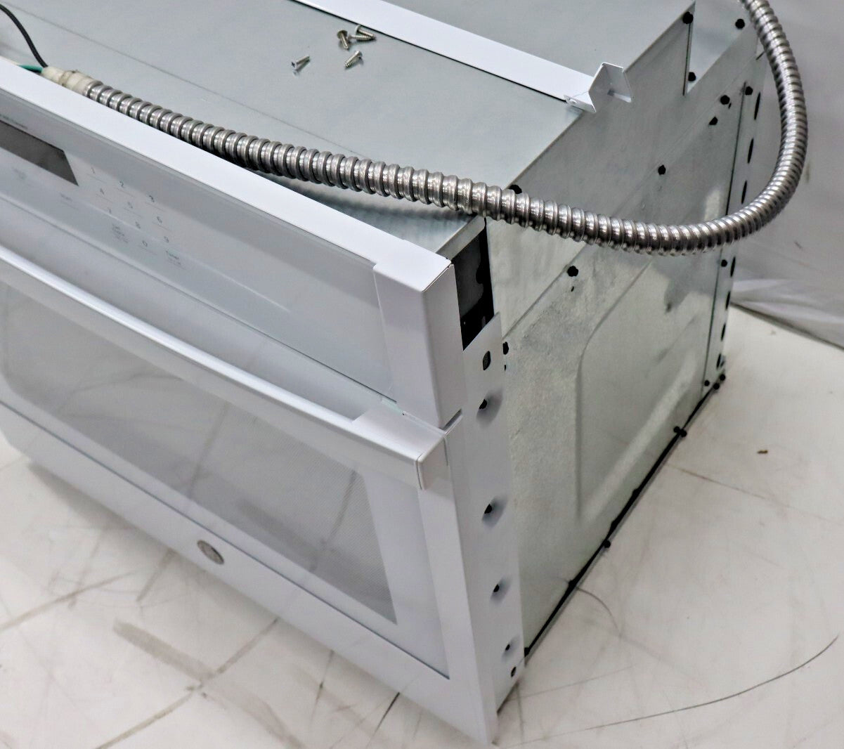 GE JTS3000DNWW - 30" Smart Built-In Single Electric Self-Clean Wall Oven - White