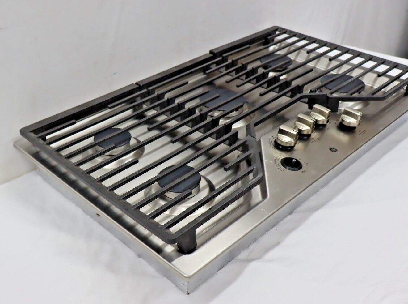 GE JGP5036SLSS 36" Built-In Gas Cooktop in Stainless Steel