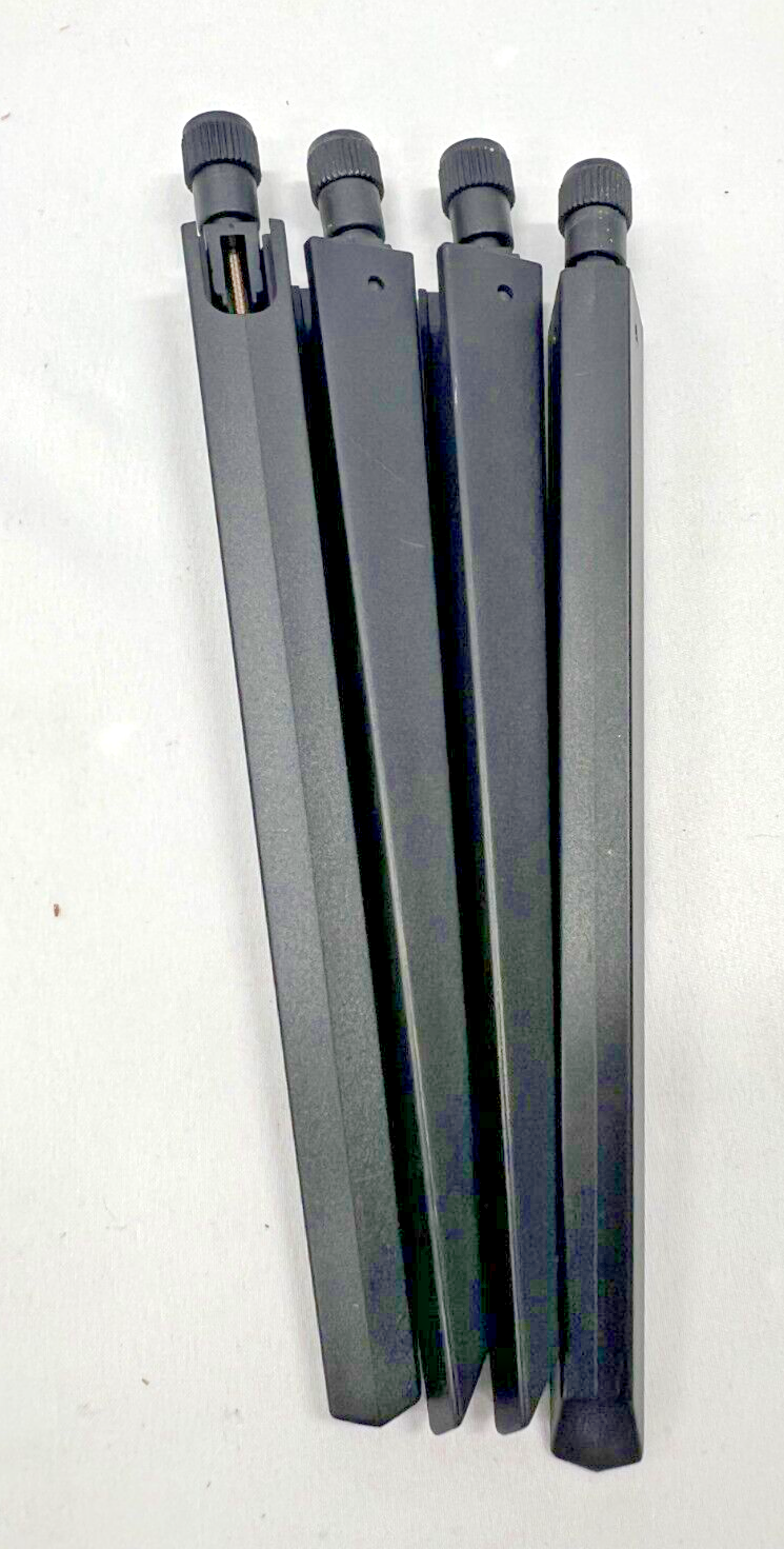 NETGEAR Nighthawk 6-Stream AX6 AX4300 Wi-Fi Router RAX45-100NAS 4.3Gbps Black