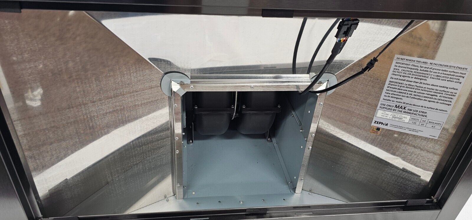 Zephyr Anzio 30" 600 CFM Wall Mount Range Hood w/ LED light Stainless ZAN-E30CBS