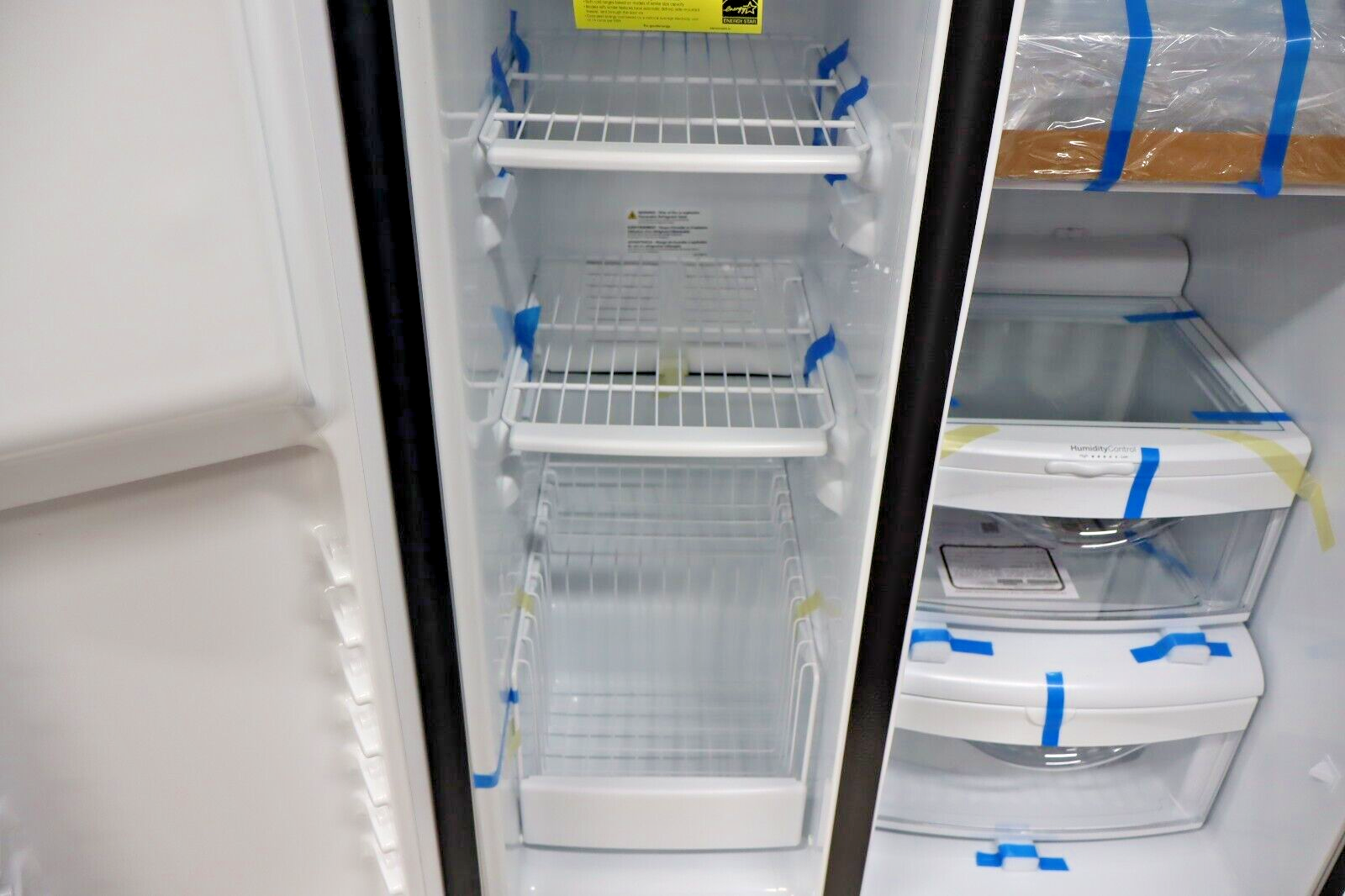 GE GSE25GYPFS 25.3 Cu. Ft. Side-by-Side Refrigerator w/ Ice & Water Dispenser SS