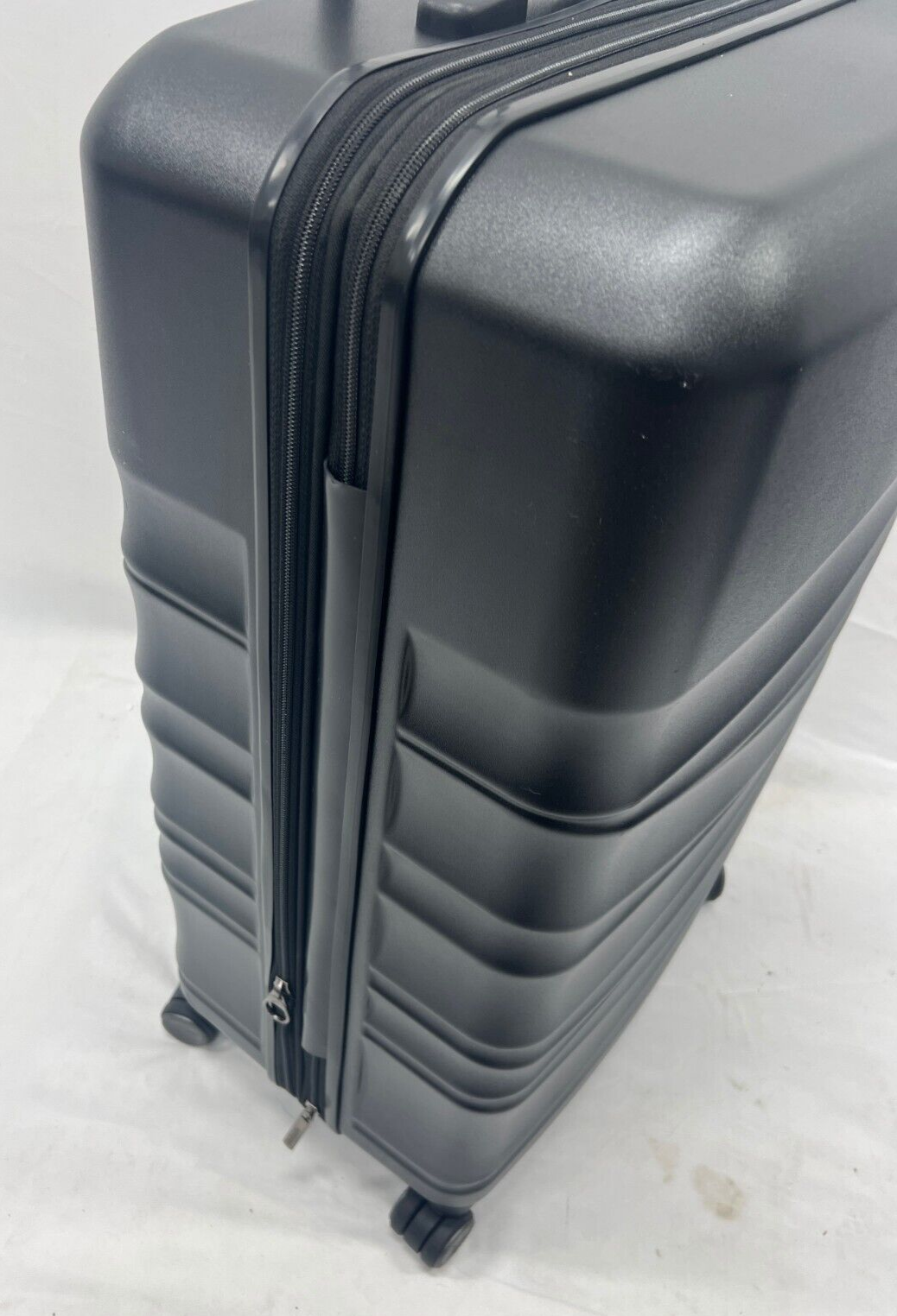 American Tourister Tranquil Hardside 3-Piece 28" 24" 20" Luggage Set in Black