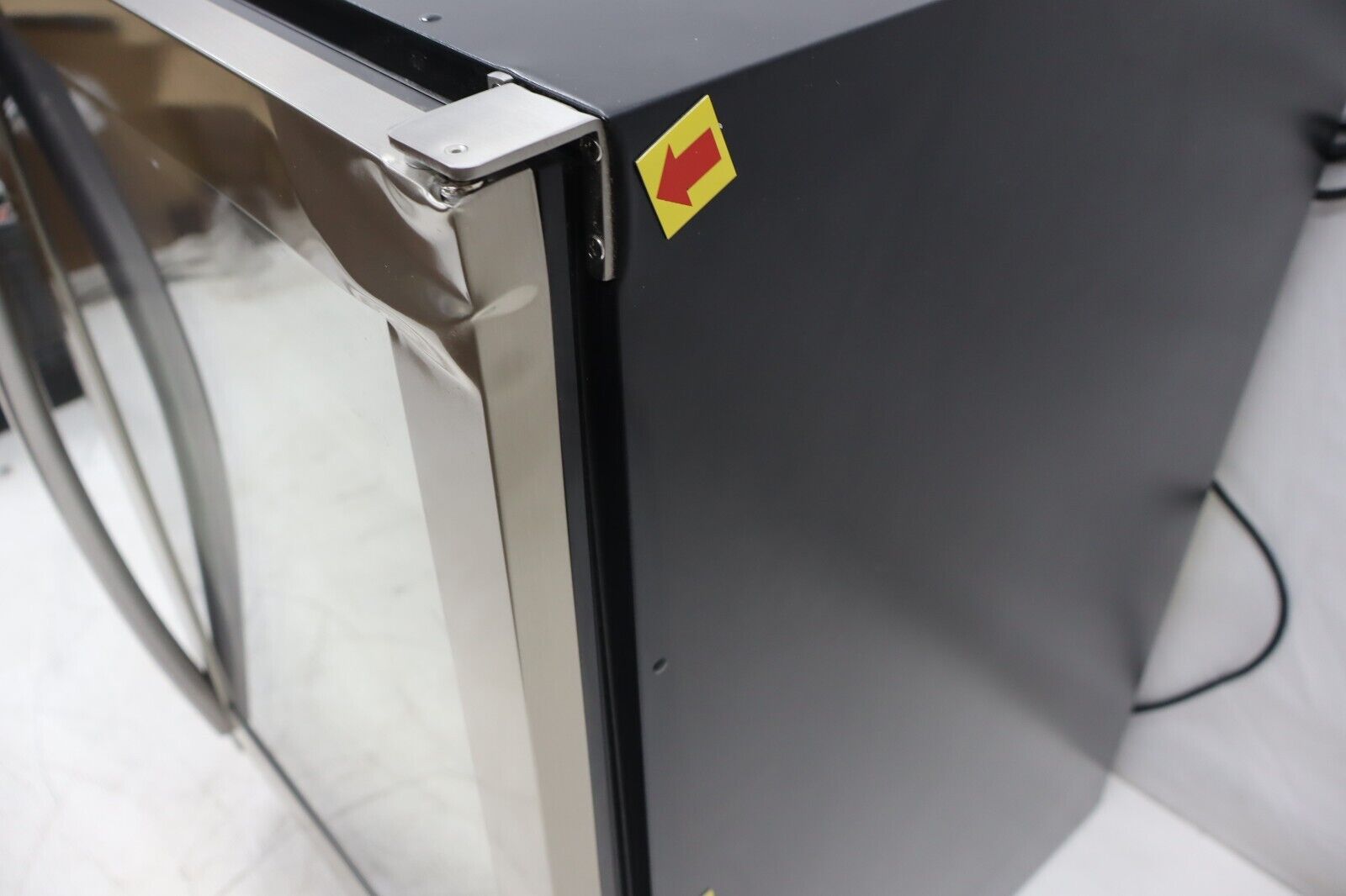 Samsung RW51TS338SR/AA - 51-Bottle Capacity 5.1 Cu. Ft. Wine Cooler in SS