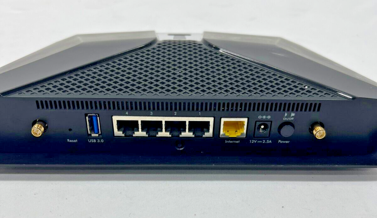 NETGEAR Nighthawk 6-Stream AX6 AX4300 Wi-Fi Router RAX45-100NAS 4.3Gbps