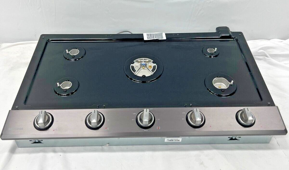 Samsung NA36N7755TG 36" Built-In Gas Cooktop w/ WiFi & Dual Power Brass Burner