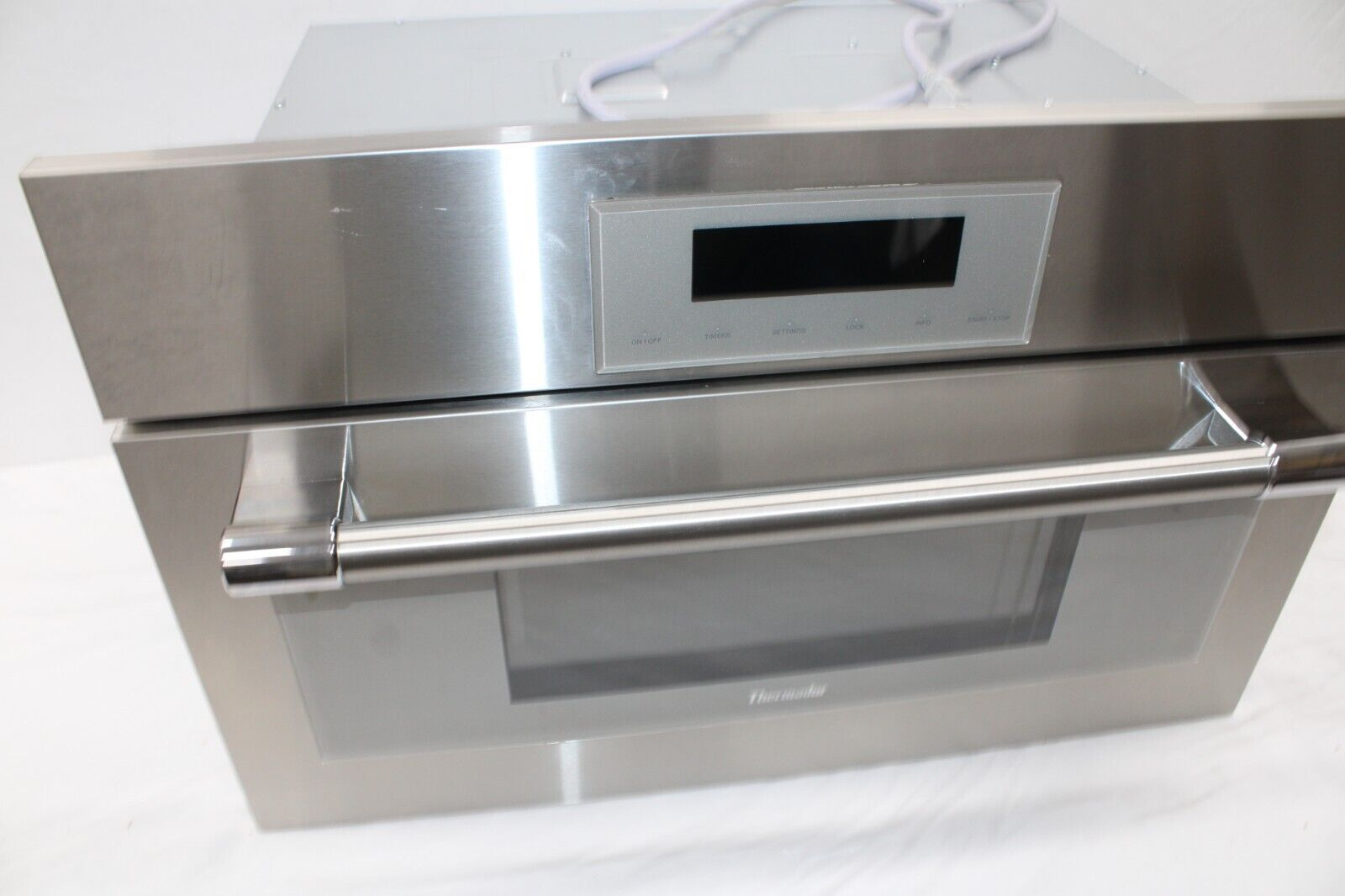 Thermador MB30WP - Professional Series 1.6 Cu. Ft. Built-In Microwave - SS