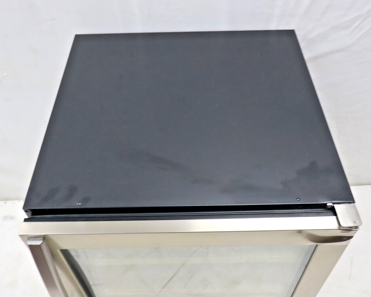 Samsung RW51TS338SR/AA - 51-Bottle Capacity 5.1 Cu. Ft. Wine Cooler in SS