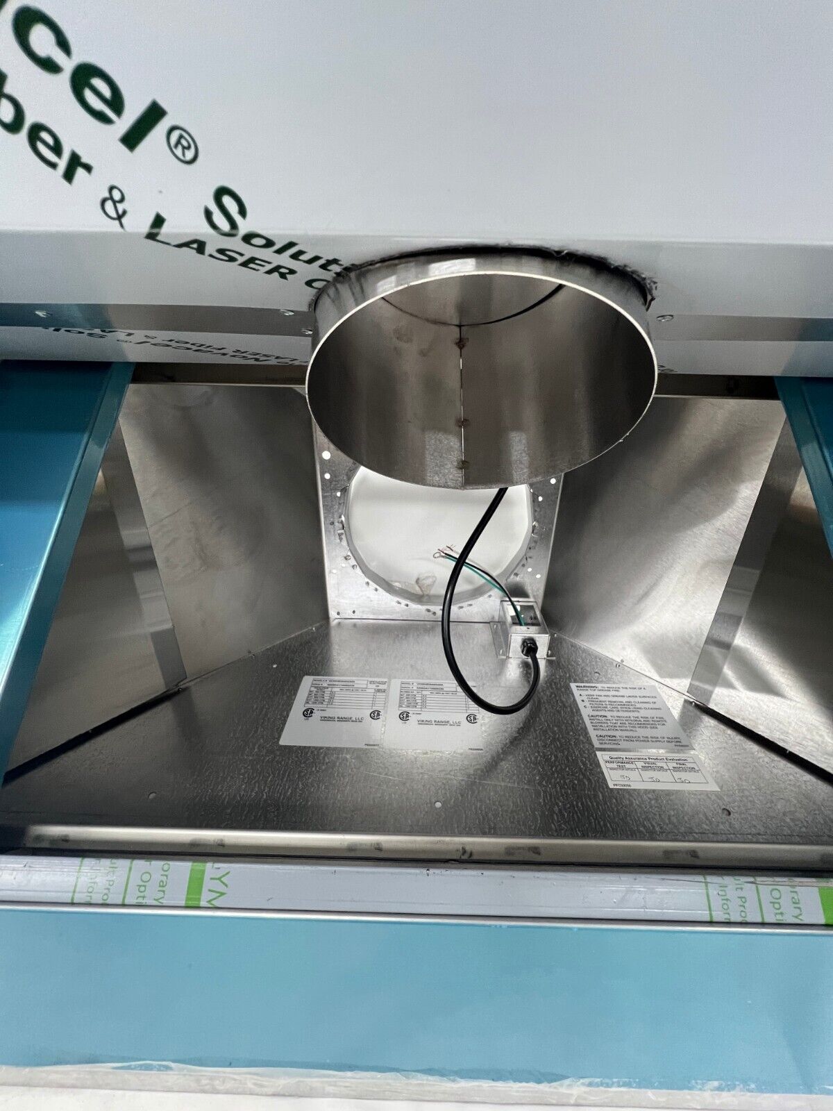 Viking 36" 5 Series Wall Mount Chimney Range Hood VCWH53648SS, No Blower