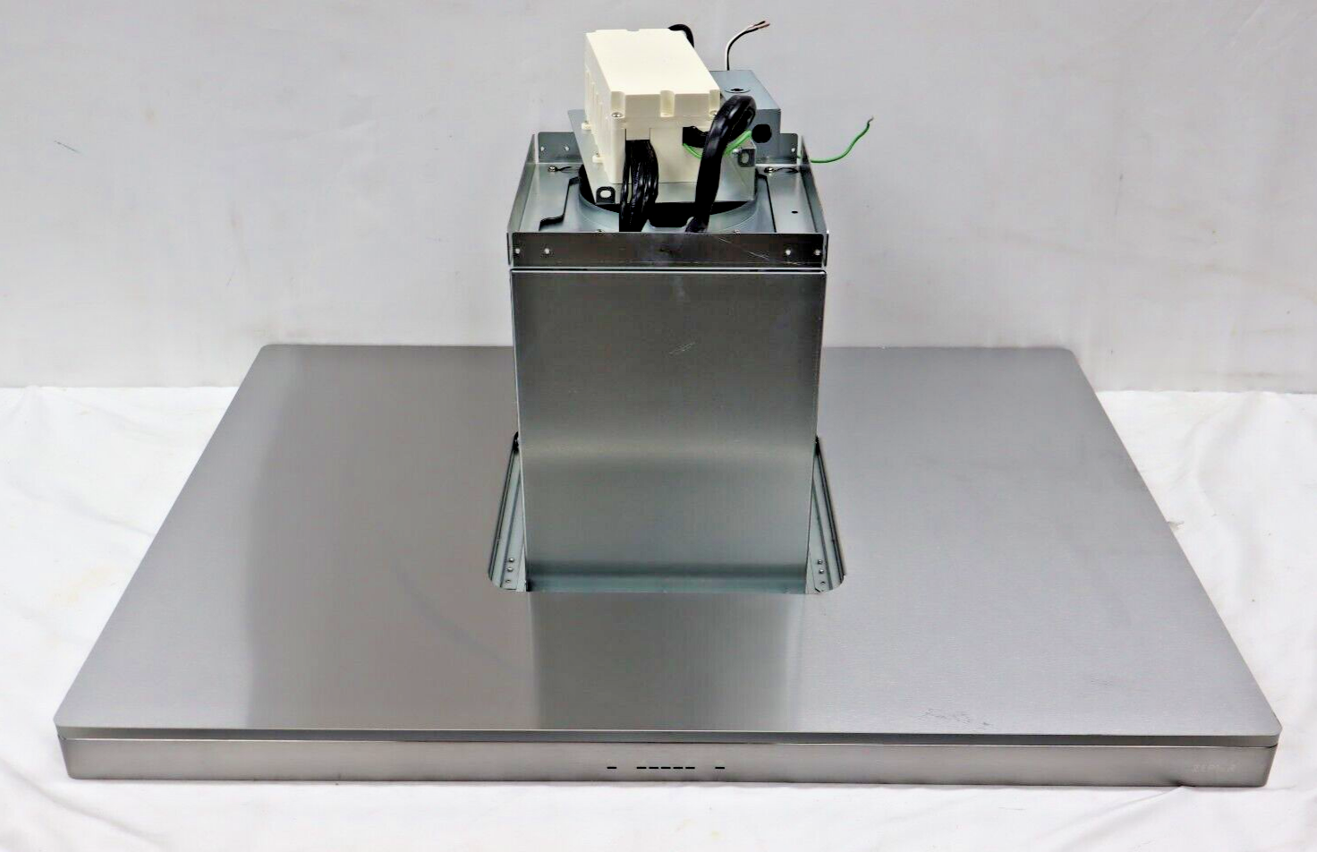 Zephyr ZLC-M90CS Luce 36" 600 CFM Island Mount Range Hood in Stainless Steel