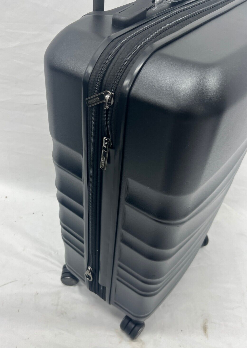 American Tourister Tranquil Hardside 3-Piece 28" 24" 20" Luggage Set in Black