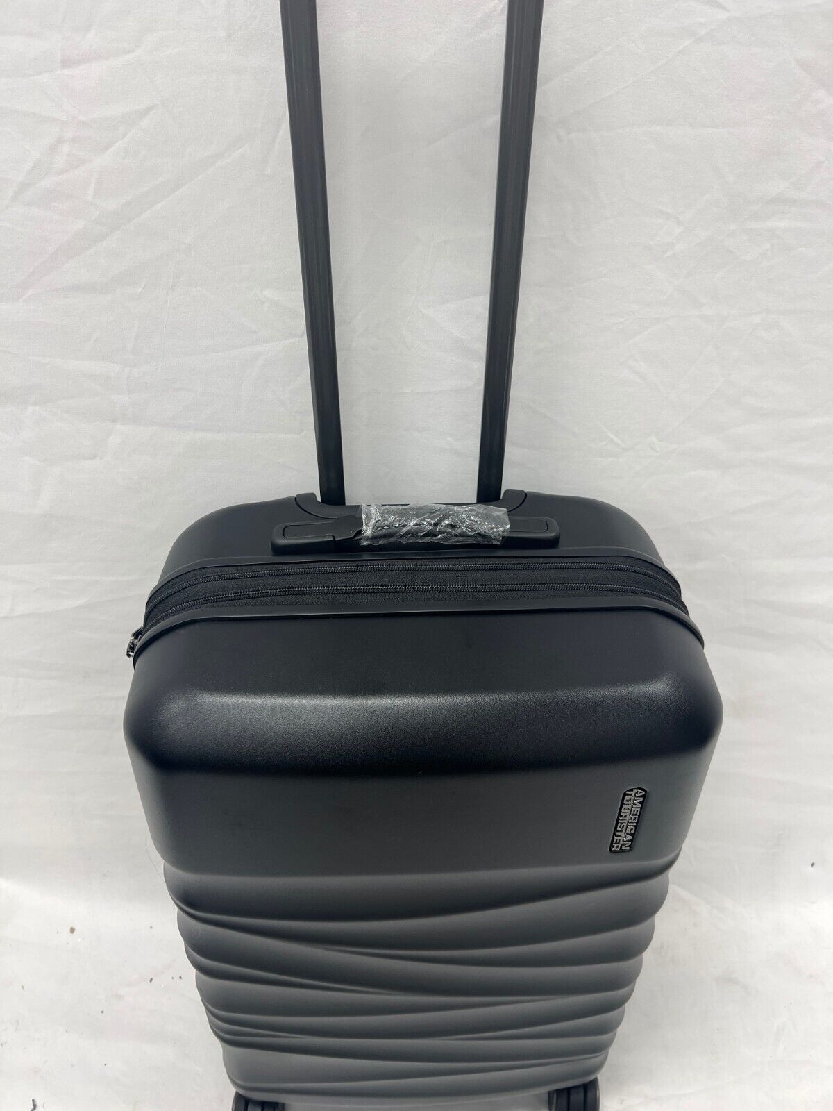 American Tourister Tranquil Hardside 3-Piece 28" 24" 20" Luggage Set in Black