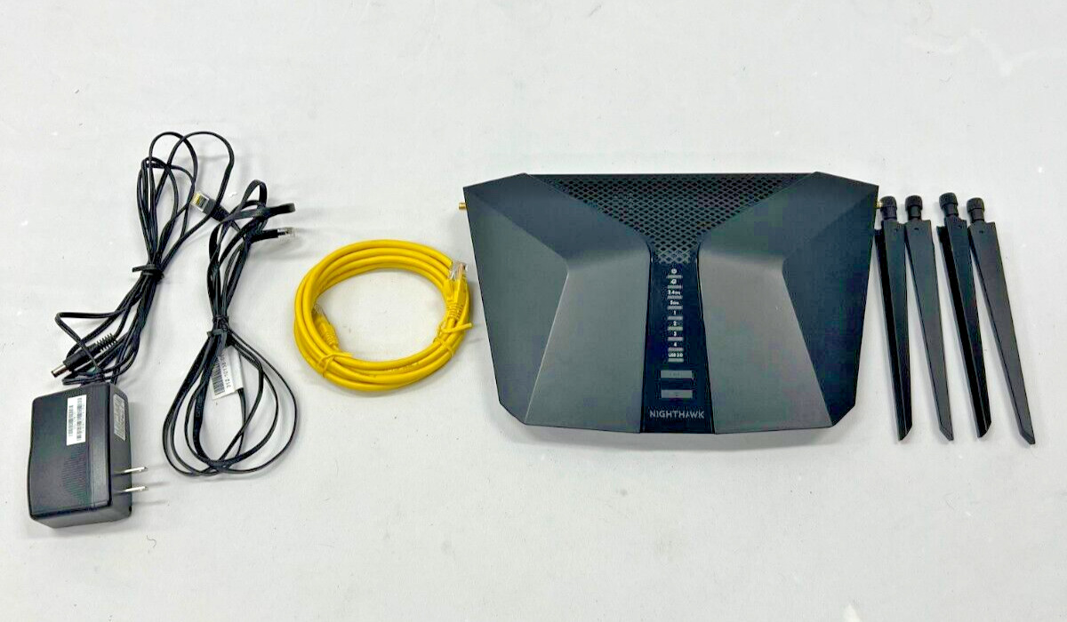 NETGEAR Nighthawk 6-Stream AX6 AX4300 Wi-Fi Router RAX45-100NAS 4.3Gbps Black