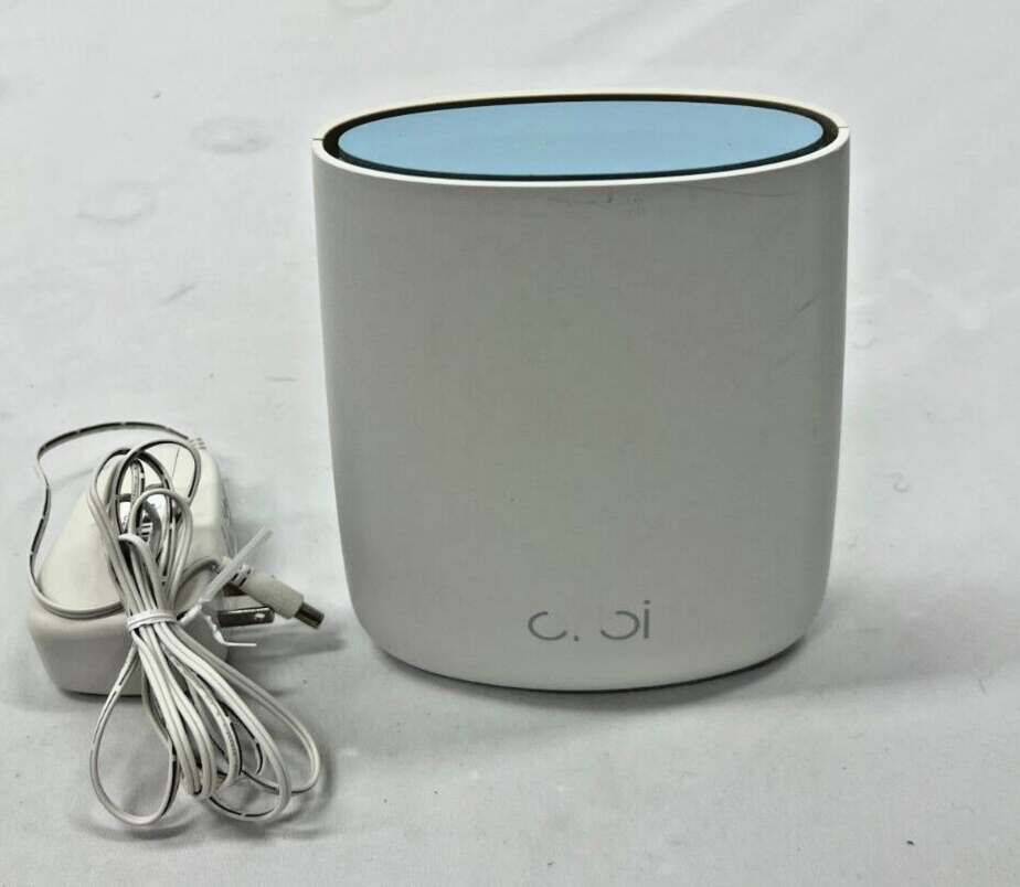 NETGEAR Orbi AC2200 RBR20 Tri-Band Mesh Router & Charging Cable