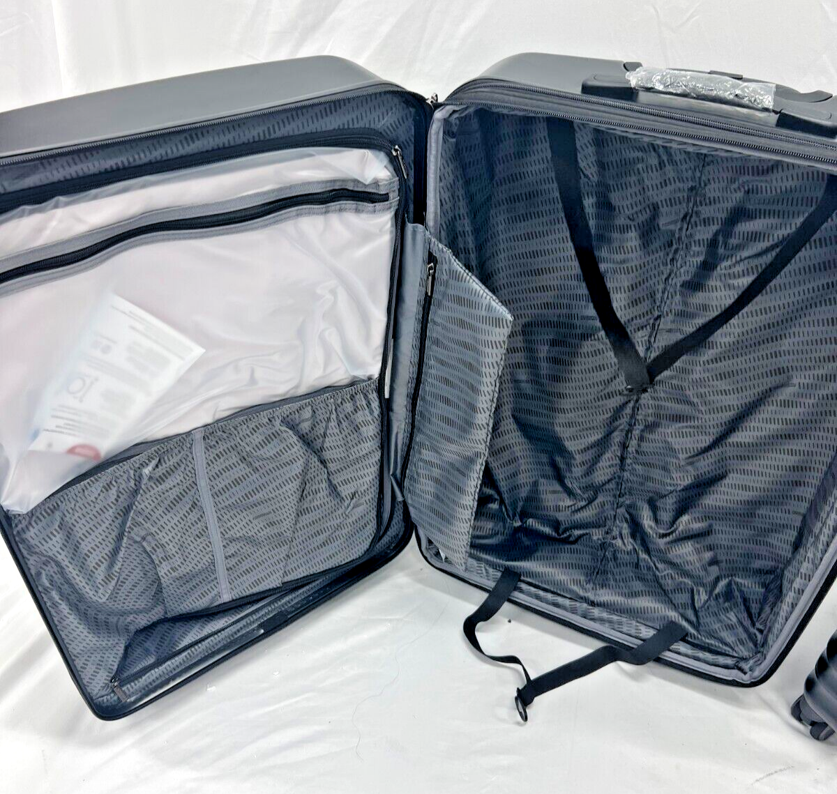 American Tourister Tranquil Hardside 3-Piece 28" 24" 20" Luggage Set in Black