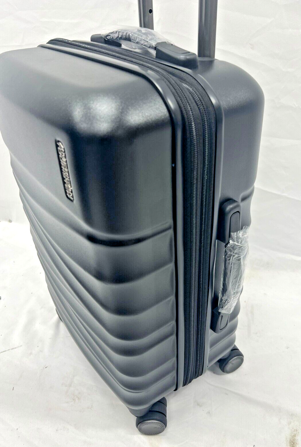 American Tourister Tranquil Hardside 3-Piece 28" 24" 20" Luggage Set in Black