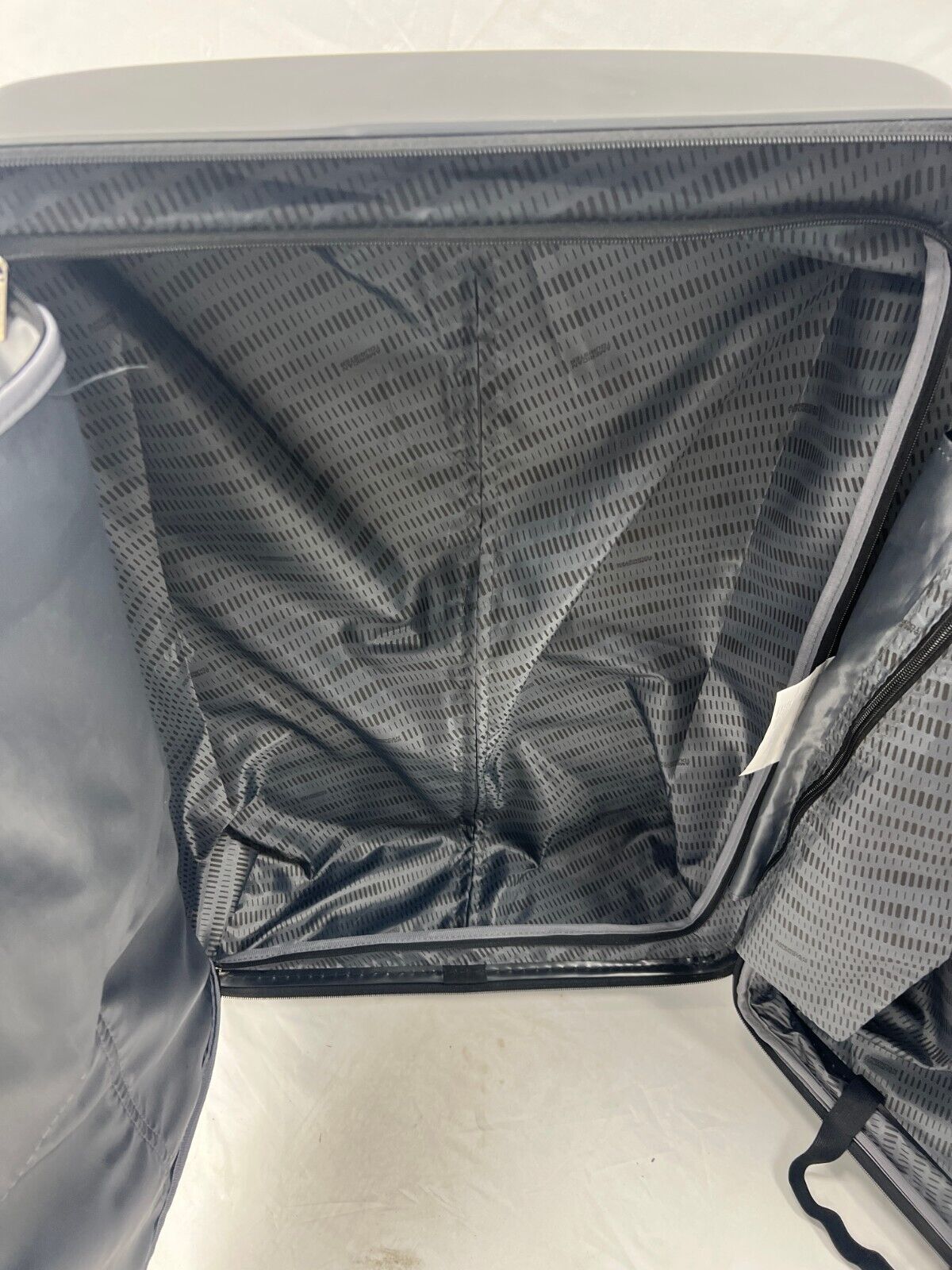 American Tourister Tranquil Hardside 3-Piece 28" 24" 20" Luggage Set in Black