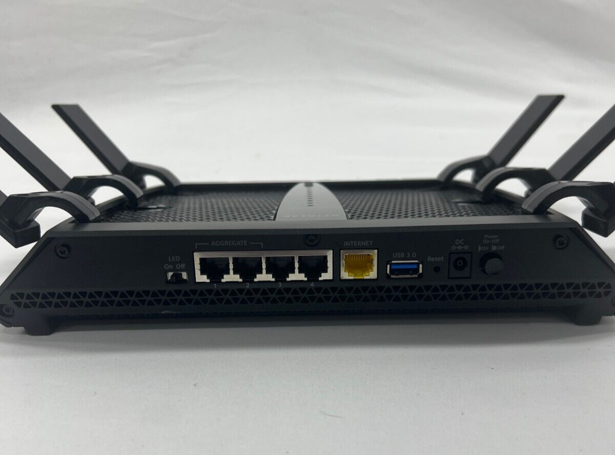 NETGEAR R7900P Nighthawk X6S AC3000 Tri-Band Smart Wi-Fi Router