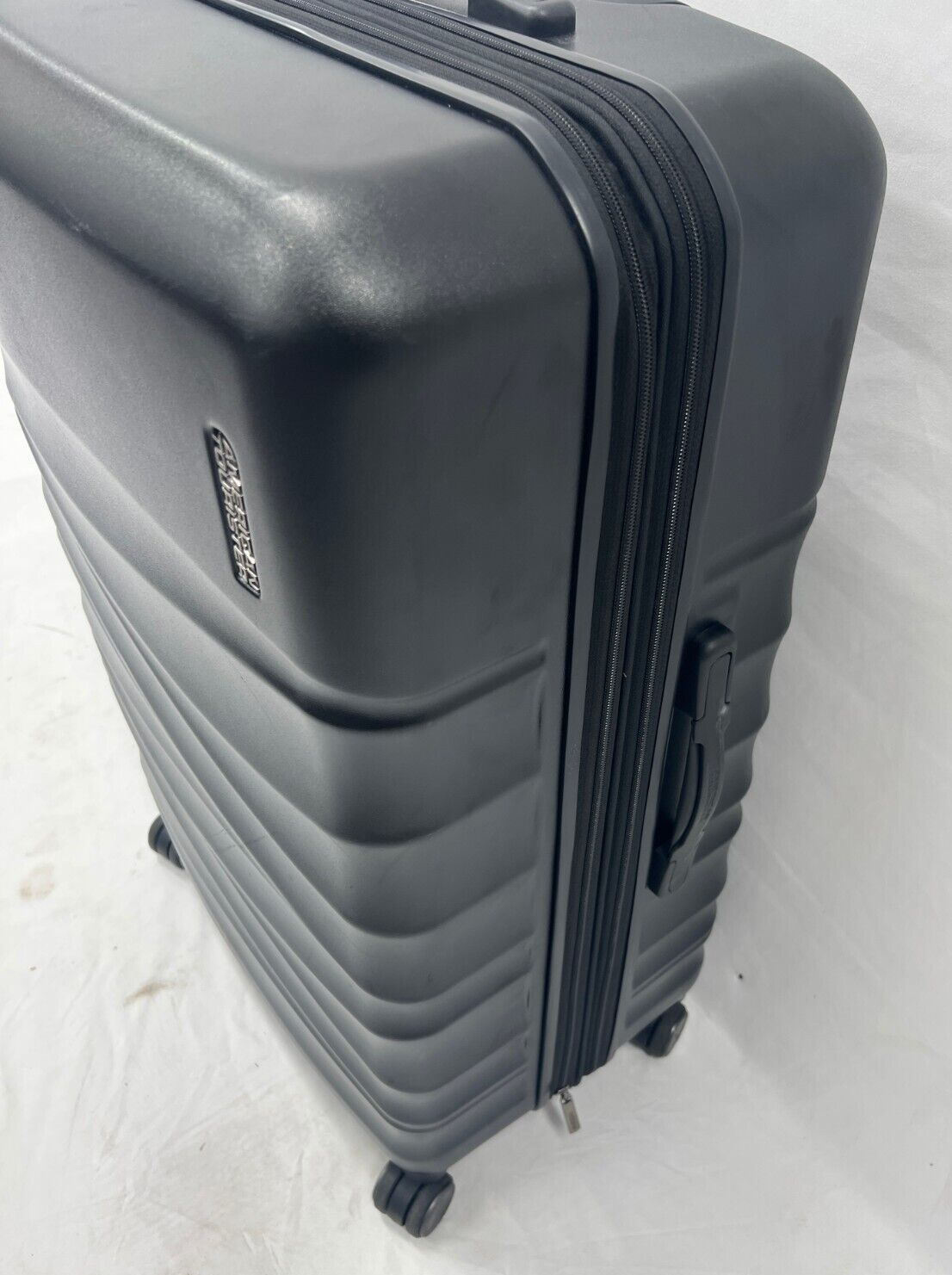 American Tourister Tranquil Hardside 3-Piece 28" 24" 20" Luggage Set in Black
