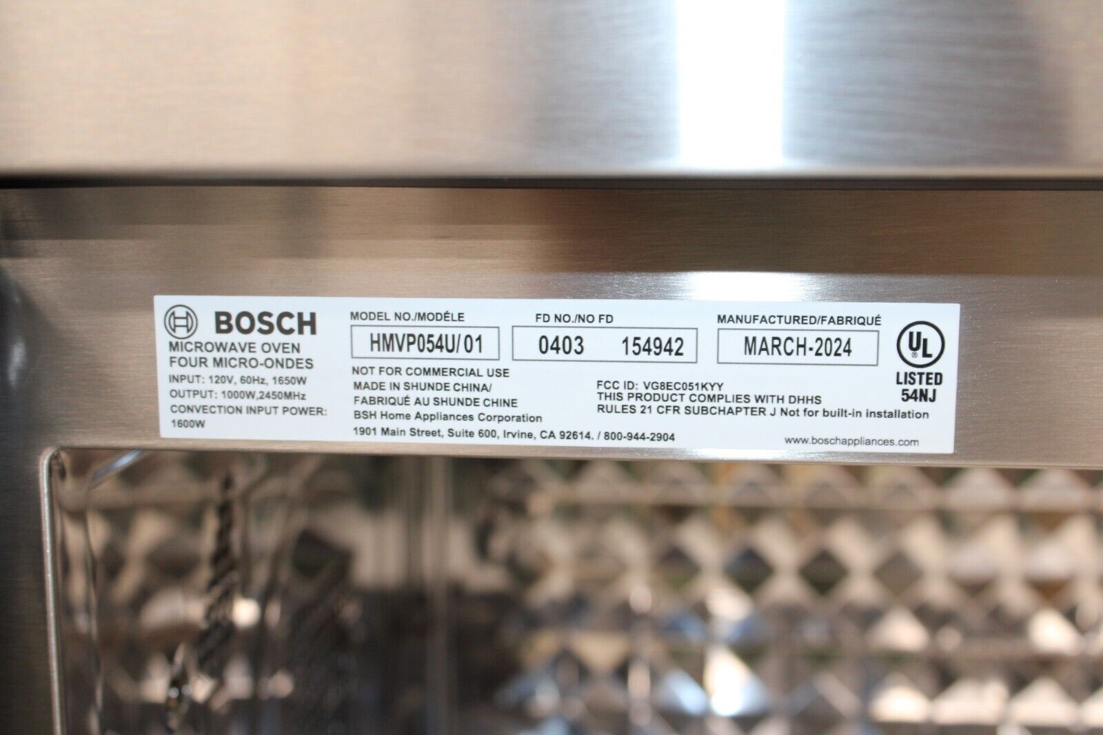 Bosch Benchmark Series HMVP054U 1.8 CU. FT.  Over-The-Range Convection Microwave