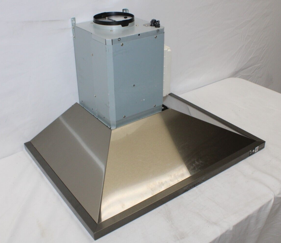 LG 30" Convertible Wall Mount Chimney Range Hood w/ 5 Speed 600 CFM, HCED3015D