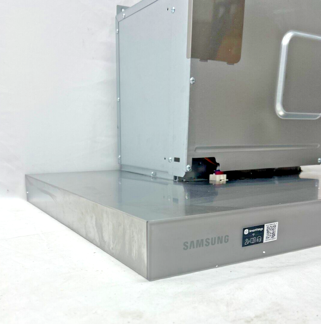 New Samsung BESPOKE NK30CB600WCGAA 29" Convertible Wall Chimney Range Hood, Gray