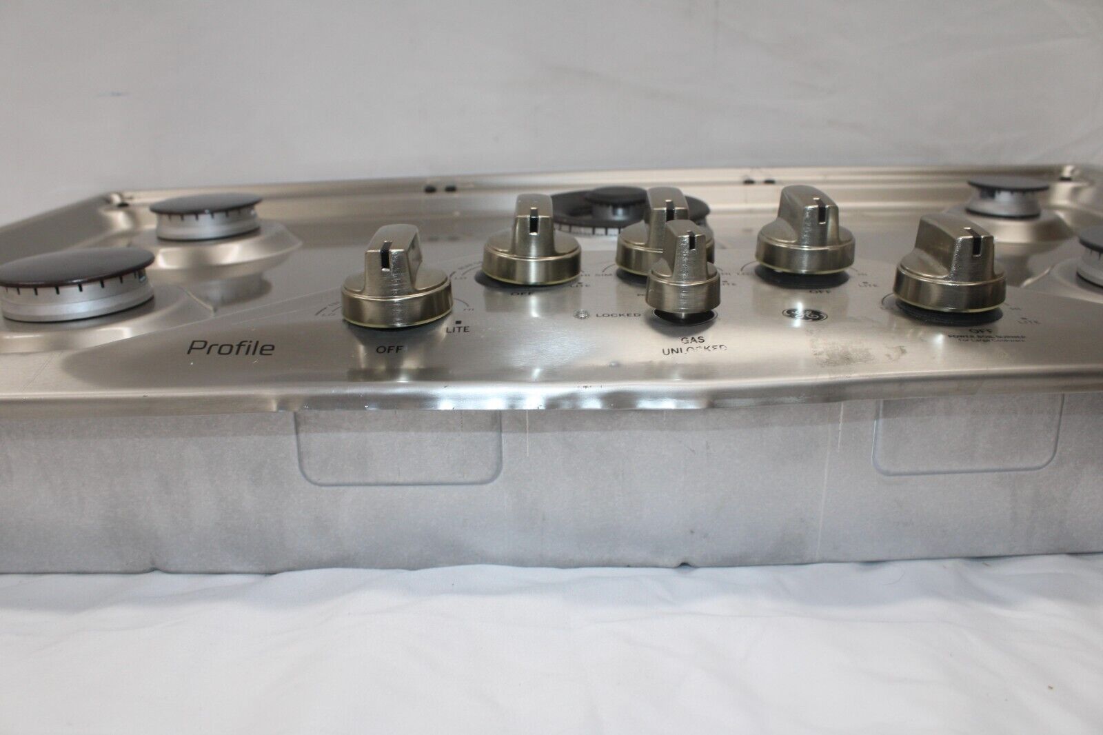 GE Profile PGP9036SLSS 36" Built-In Gas Cooktop in Stainless Steel