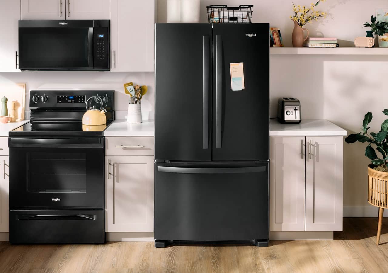 Whirlpool WRFC2036RB 20 Cu. Ft 36" French Door Refrigerator ENERGY STAR Black - Image 9