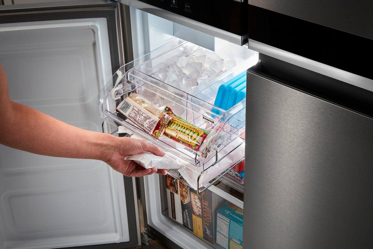 Whirlpool WRQA59CNKZ 19.4 Cu. Ft 4-Door French Door Counter-Depth Refrigerator - Image 7