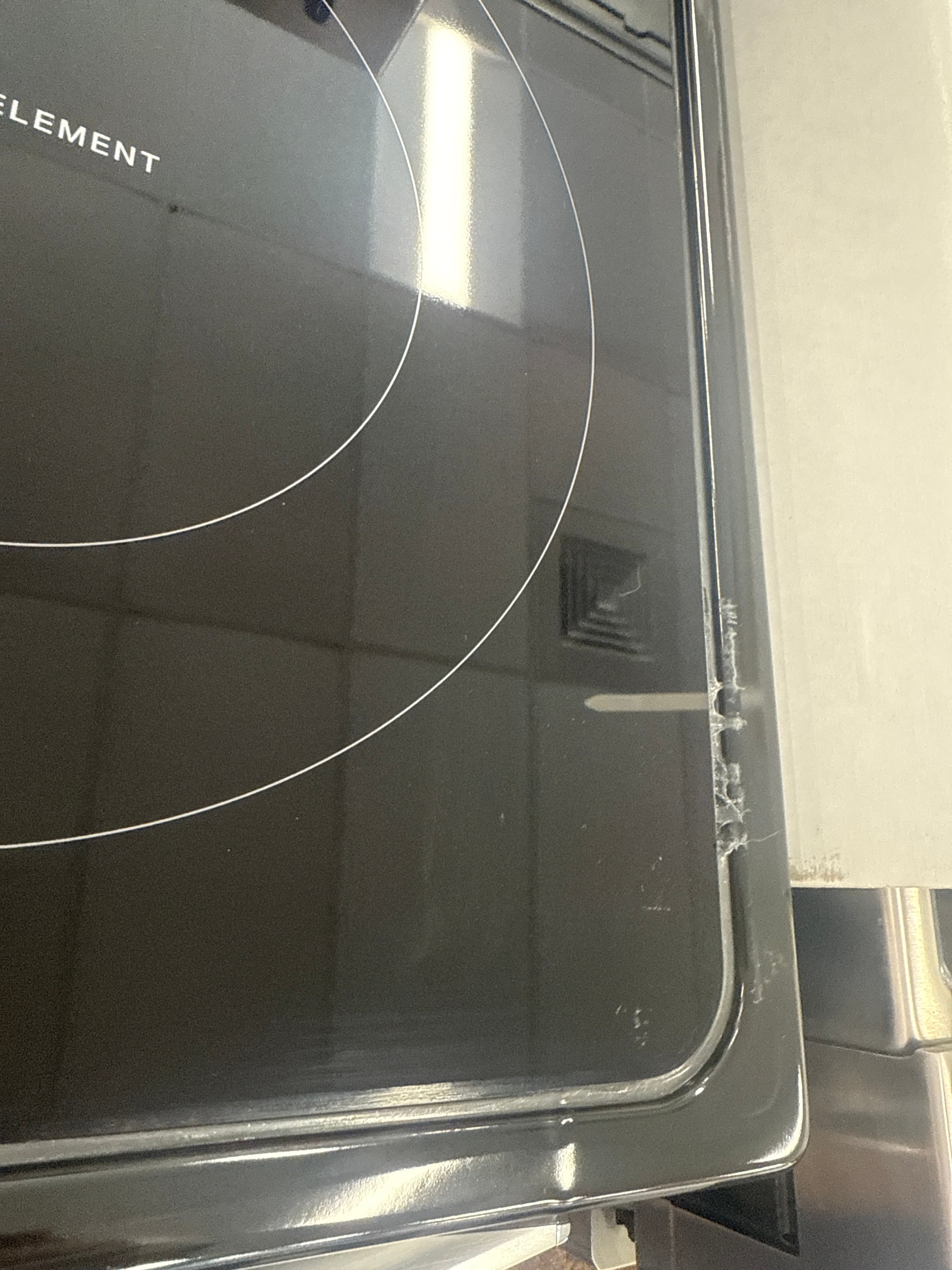 Whirlpool WFES3330RS 5.3 Cu. Ft Electric Range Cooktop Freestanding