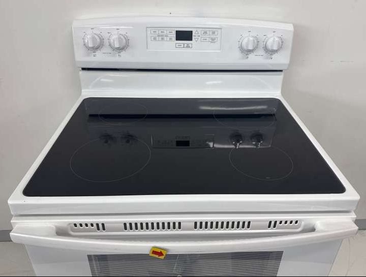 Amana AER6303MFW 4.8 Cu. Ft Range Freestanding ENERGY STAR White - Assessment Photo 10