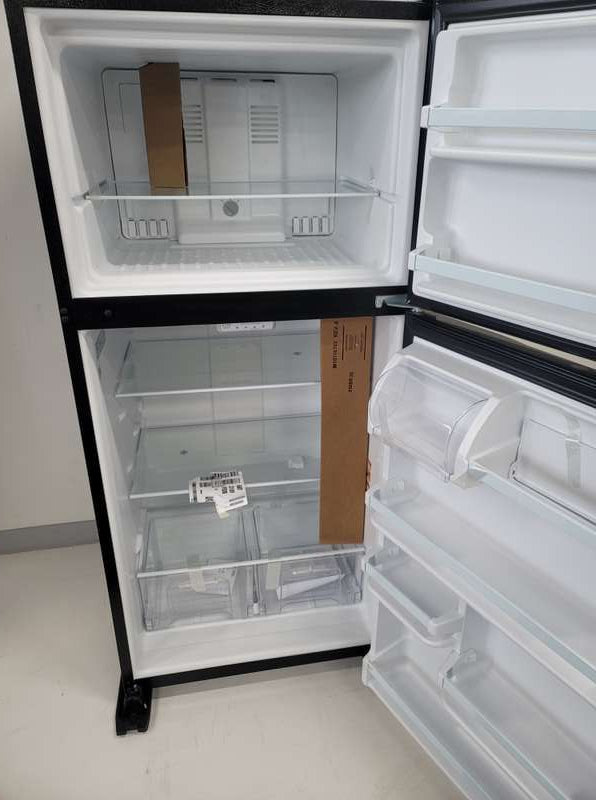 Amana ART318FFDB 18 Cu. Ft. 30" Top-Freezer Refrigerator Freezer Black - Assessment Photo 10