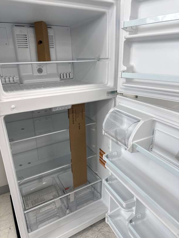 Amana ART318FFDW 18 Cu. Ft. Top-Freezer Refrigerator, White - Assessment Photo 10