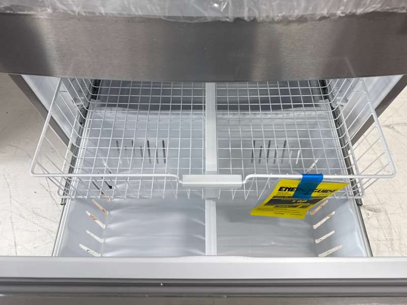 Whirlpool WRMF3636RZ 24.5 Cu. Ft 36"  French Door Refrigerator, Stainless Steel - Assessment Photo 13