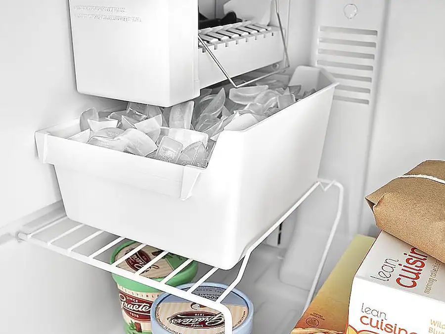 Amana ART318FFDW 18 Cu. Ft. Top-Freezer Refrigerator, White - Assessment Photo 6