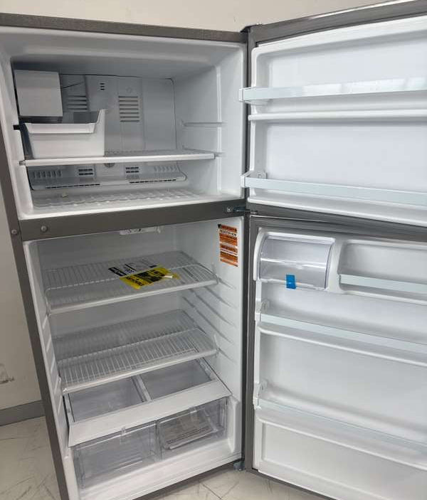Whirlpool WRT134TFDM 14.3 Cu. Ft Freezer Refrigerator ENERGY STAR - Assessment Photo 7