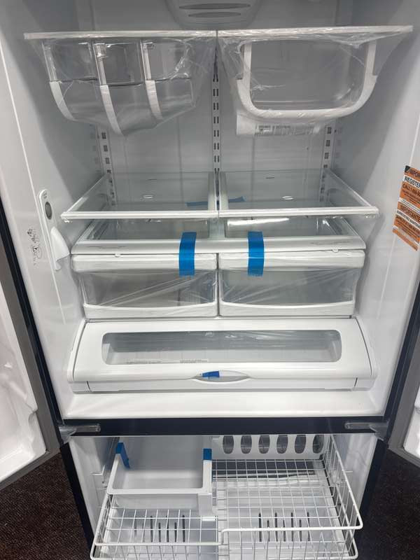 Whirlpool 33" WRFF5333PB 22 cu. ft Refrigerator French Door ENERGY STAR Black - Assessment Photo 7