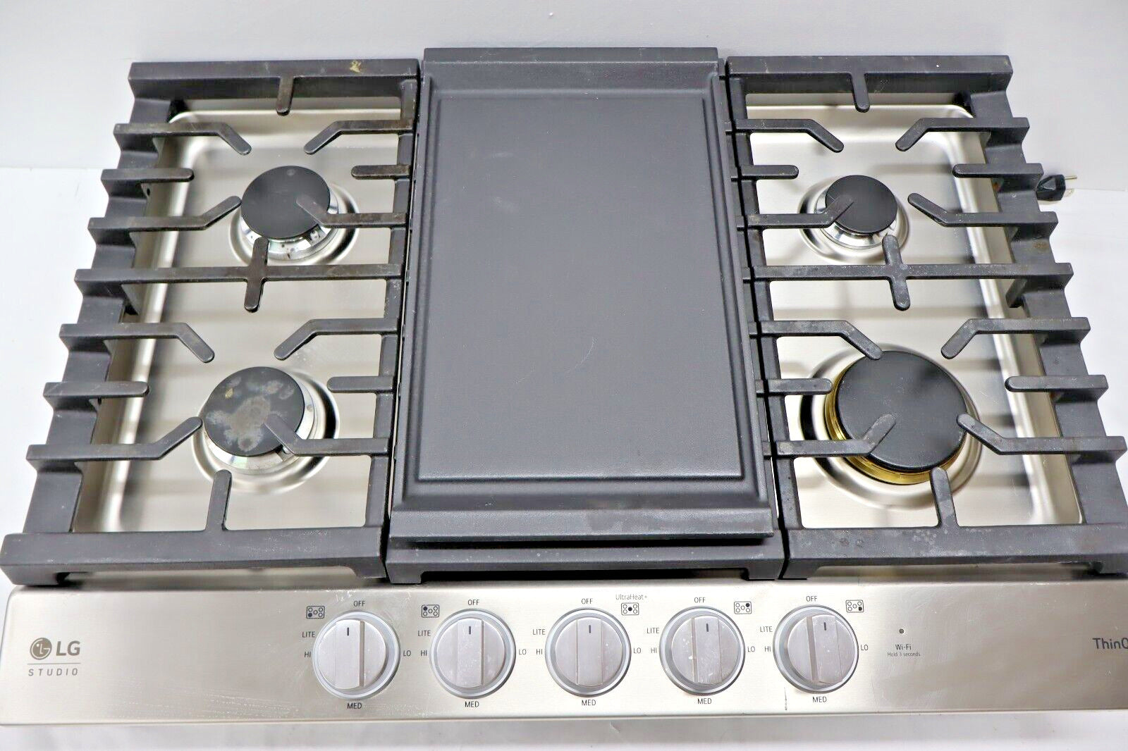 LG - STUDIO CBGS3028S 30-in Smart Built-In Gas Cooktop w/ 5 Burners & Ultra Heat