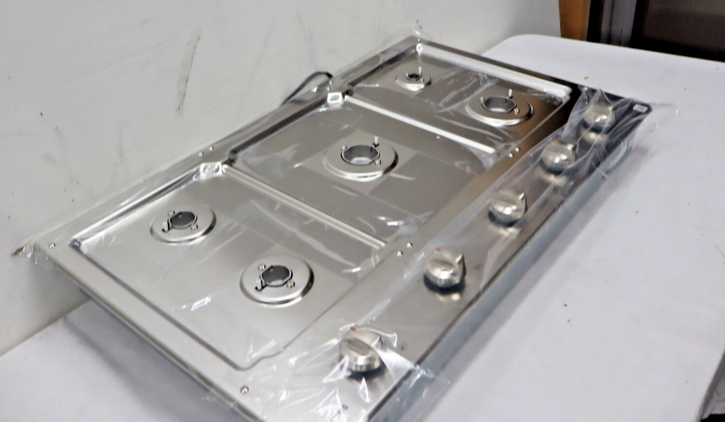 NEW Samsung NA36R5310FS 36" Built-In Gas Cooktop w/ 5 Burners, Stainless Steel