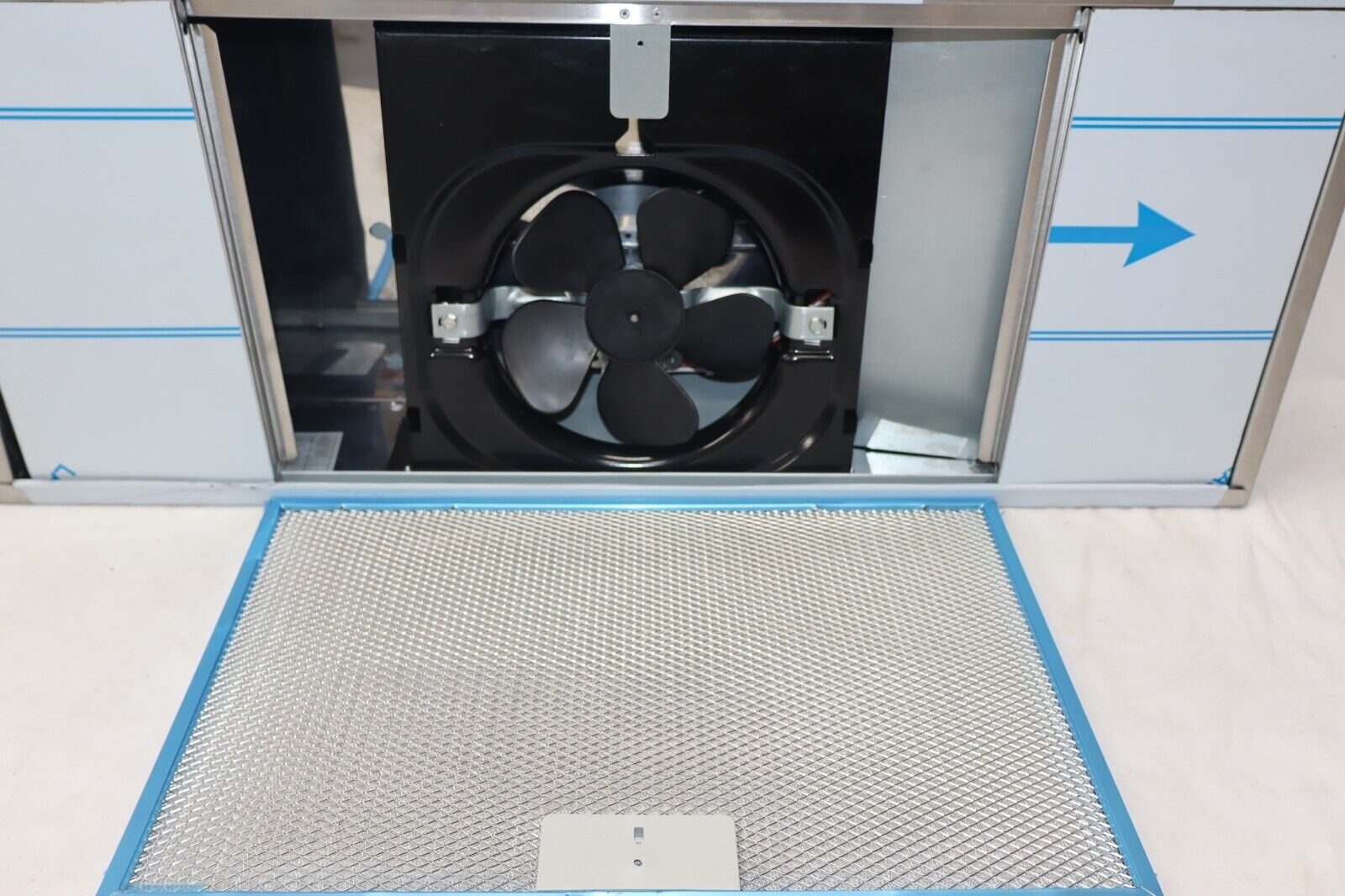 Samsung NK30B3000US/AA 30" Under Cabinet Convertible Range Hood, Stainless Steel