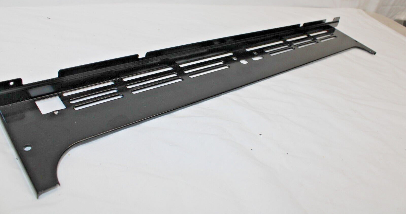 OEM GE JTS3000SNSS Wall Oven Upper Vent Trim Part # WB07X32831