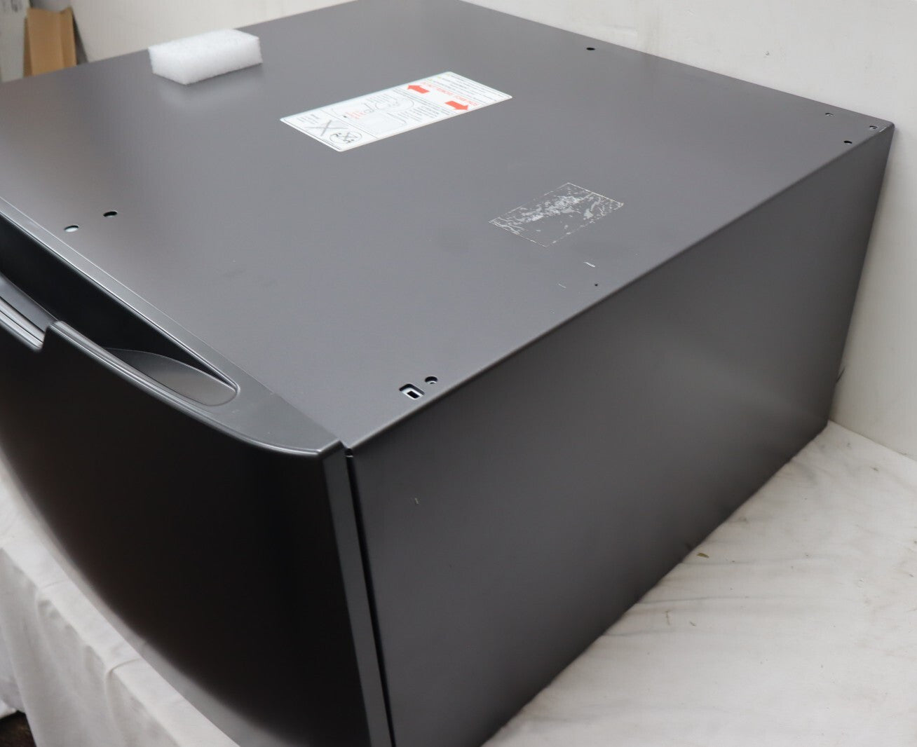 GE Profile GFP1528PTDS - 28" Laundry Pedestal with Storage Drawer - Carbon Graph