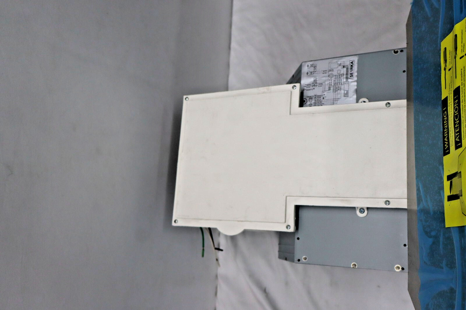 NEW Monogram 30" Convertible Wall Mount Chimney Range Hood ZV830SMSS
