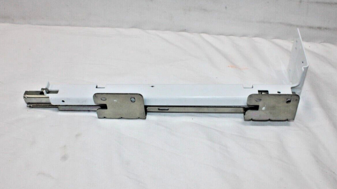 Insignia NS-RBM18SS0 Left Side Freezer Door Hinge Replacement