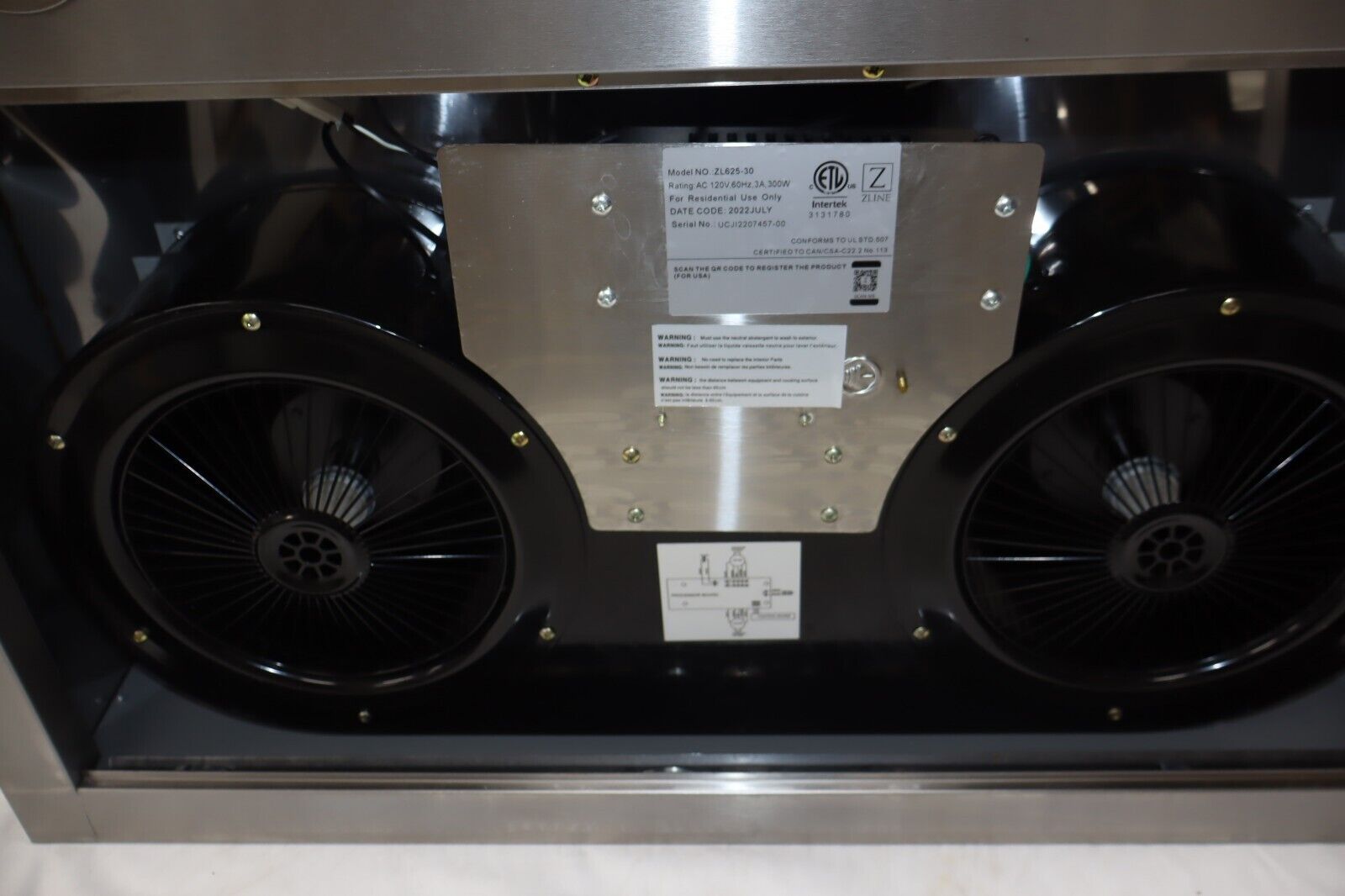 ZLINE - 30" 600 CFM 4-Speed Fan Under Cabinet Range Hood, Stainless Steel 625-30