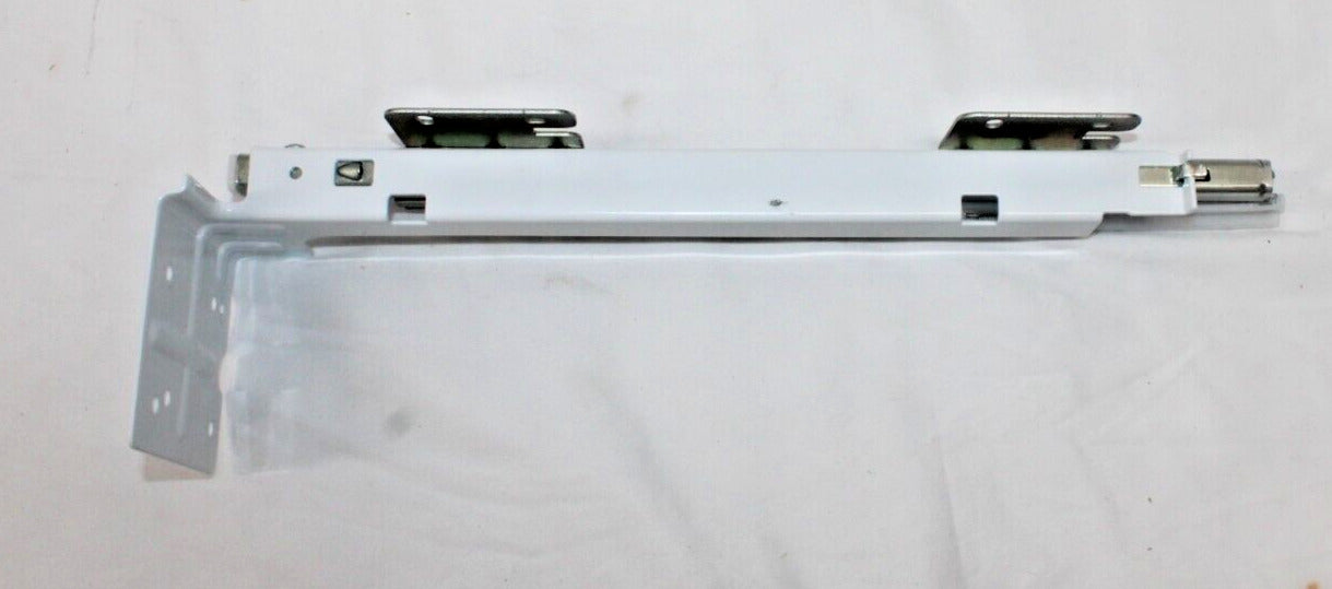 Insignia NS-RBM18SS0 Left Side Freezer Door Hinge Replacement