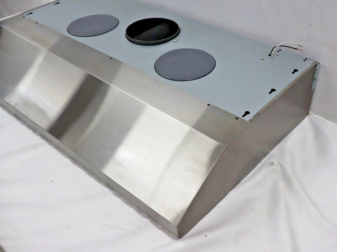 Windster WS-5536SS  36" Convertible 680 CFM Under Cabinet Range Hood in SS